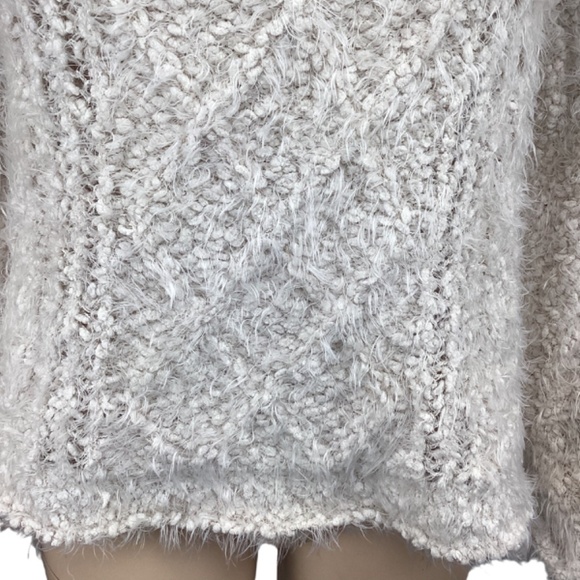 Anthropologie Amadi‎ Fringe Off the Shoulder Sweater size Medium Sooo SOFT!! - Picture 6 of 11